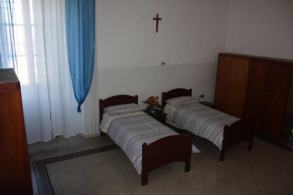 نارني Ostello Sant'Anna الغرفة الصورة